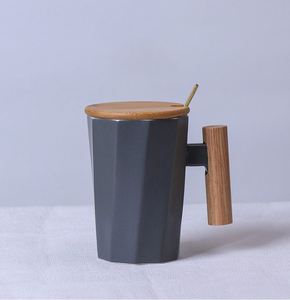 IStapromo Geschenken Keramiek Scandinavische Stijl Creatief Houten Handvat Met Deksel En Lepel Mark Kantoor Koffiekopje Feestdag Evenement Cadeau - Product Image 6