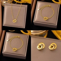 Ensemble de Bijoux de Mode Raffinés en Acier Inoxydable Plaqué Or 18 carats avec Diamants et Chiffres Romains, Comprenant Bracelet, Collier et Boucles d'Oreilles pour Femme