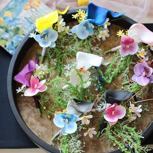 Corsages <span class=keywords><strong>de</strong></span> lys artificiels <span class=keywords><strong>de</strong></span> style européen pour mariages, fleurs <span class=keywords><strong>de</strong></span> poignet pour mariées et mères, célébrations du Nouvel An, Chine Hubei - Product Image 4