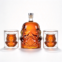 Ensemble de bouteilles en verre au design unique de casque pour whisky, vodka, tequila, décoration de bar et cadeau de collection