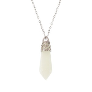 สร้อยคอจี้รูปลูกศรหยดน้ำรูปหัวใจแบบกลวงเรืองแสง - Product Image 1