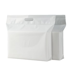 Bolsa de Embalaje Transparente Perforada Autosellable CPE Esmerilada, Portátil, para Ropa, Tamaño y Color Personalizables - Product Image 1