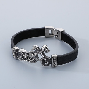 Bracciale in Pelle con Ancora in Acciaio Inox Placcato Argento, Gioiello Unisex di Moda Marina - Product Image 4