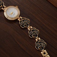 Jam Tangan Wanita Grosir Model Gelang Kuarsa Vintage Desain Bunga Mawar Multi Warna Dekoratif
