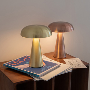 Lámpara de bar de estilo europeo retro creativo de hierro forjado, recargable, para mesa de comedor o dormitorio, popular en el mercado internacional. - Product Image 3