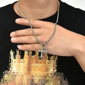 Hip Hop Retro Dupla Cruz Colar Unisex Personalidade Diamante Pingente Aço Inoxidável Colar Europeu e Americano - Product Image 2