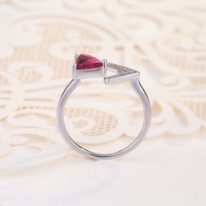 Joyería Fina Personalizada, Anillos de Plata de Ley 925 con Diseño de Flecha Triangular y Moissanita para Mujer, Anillos de Compromiso y Alianzas de Boda Inoxidables - Product Image 3