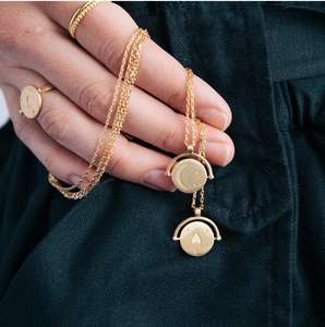 De acero inoxidable chapado en oro amarillo de la moneda disco declaración grabado palabra amor suerte girando colgante collar - Product Image 6