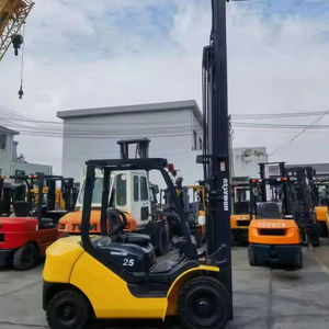 Montacargas Diésel Usado de 2.5 Toneladas con Desplazador Lateral FD25 FD30 FD50 en Venta - Product Image 1