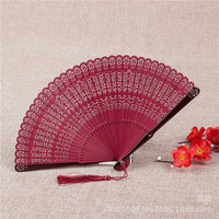Éventail pliant en bambou sculpté style rétro européen HZ pour femme, mini éventail chinois élégant et parfumé avec motifs ajourés