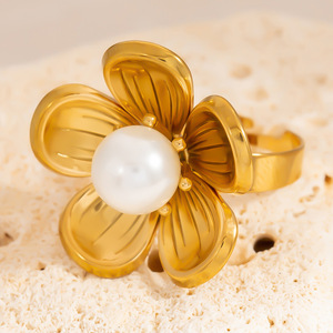 Bague en acier inoxydable avec fleur et perle, sertissage clos de perle blanche, bijoux de fête DIY pour femme, origine Yiwu PJ91245 - Product Image 4