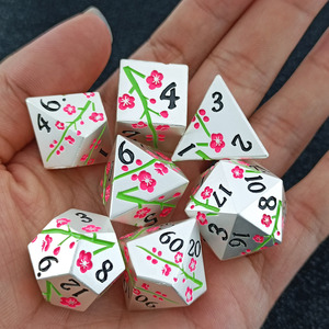 2025 nouveau Design 7 pièces ensemble belle fleur dés élégant Floral métal dés ensemble multi-faces pour RPG et <span class=keywords><strong>jeux</strong></span> <span class=keywords><strong>de</strong></span> <span class=keywords><strong>société</strong></span> - Product Image 6