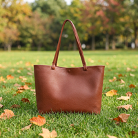 Sac fourre-tout pour femme en cuir véritable marron, couleur unie, fermeture ouverte, grande capacité, à porter à l'épaule pour un usage quotidien