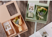 Coffrets d'aromathérapie pratiques, haut de gamme, exquis et luxueux, en verre, avec fleurs préservées imprimées en sérigraphie, cadeau du Nouvel An pour les mamans