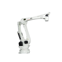 Bras de robot de palettisation Kawasaki CP300L à 4 axes avec une charge utile de 300 kg, une portée maximale de 3255 mm, un montage au sol et une pince.