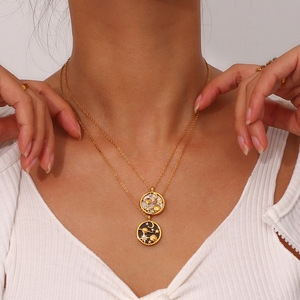 Dainty kabuk sikke kolye su geçirmez kolye 18K altın kaplama paslanmaz çelik yıldız ve ay kolye - Product Image 6