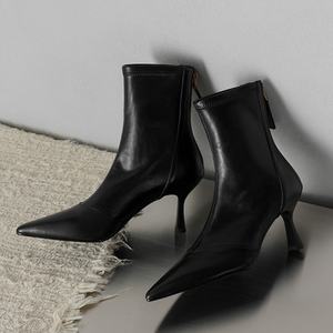 Botines de Piel Vacuna de Primera Calidad para Mujer, con Punta en Pico, Tacones de Aguja Elegantes para Otoño e Invierno - Product Image 6