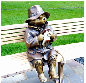 Sculpture en cuivre coulé personnalisée Statue d'ours <span class=keywords><strong>Paddington</strong></span> en bronze réaliste privée Statue humanoïde réaliste - Product Image 6