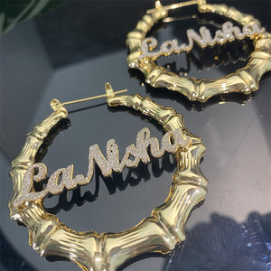 Pendientes de aro personalizados en color oro para mujer, chapados en oro PVD de 14k y 18k, de acero inoxidable 316L, con nombre personalizado, diseño de bambú. - Product Image 3