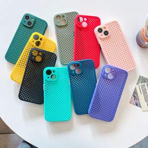 Nuovo prodotto a nido d'ape in silicone traspirante custodia per telefono in silicone per <span class=keywords><strong>iPhone</strong></span> 16 15 <span class=keywords><strong>Pro</strong></span> <span class=keywords><strong>Max</strong></span> <span class=keywords><strong>14</strong></span> 13 12 Ultra sottile colorato TPU cover - Product Image 2