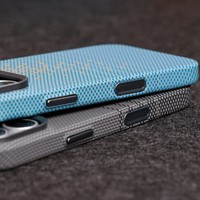 Étui de protection magnétique de luxe en fibre de carbone pour iPhone 17 16 15 Pro Max avec bouton IA et cadre métallique pour appareil photo, coque rigide en PC