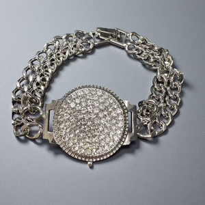 Bracelets élégants en forme de montre à double chaîne incrustés de strass, logo personnalisé tendance, cadeau de luxe, bijoux en alliage de lune tendance pour femmes - Product Image 6