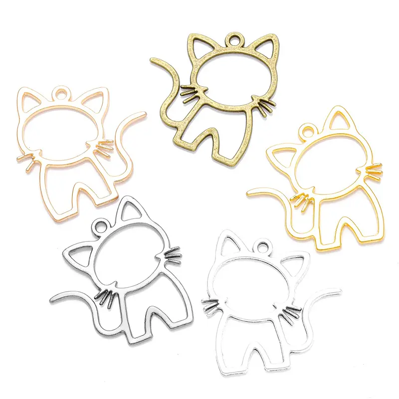 2.7CM Mini Filigrana Cartoon Cat Encantos Pingentes Plain Zinc Alloy Ornamentos Para DIY Brinco Pulseira Jóias Descobertas