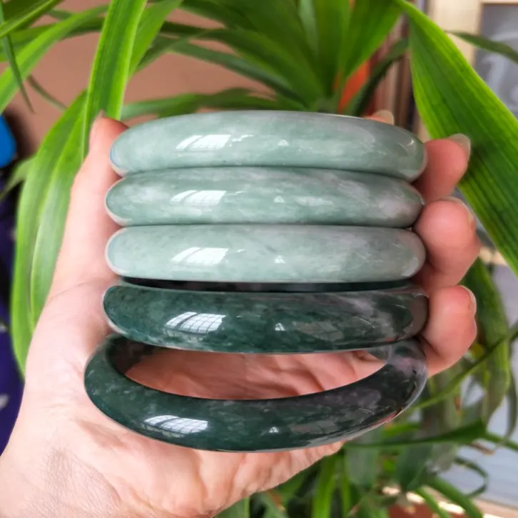 Fabricante chinês pulseira de pedra para mulheres, pulseira de jade natural à prova d'água, joia de mão robusta e de preço fino