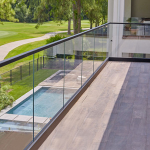 Modern minimalistisch frameloos balkon gelamineerd glazen balustrade aluminiumlegering trapleuning <span class=keywords><strong>U</strong></span>-profiel balustrades poedercoating veiligheid - Product Image 1