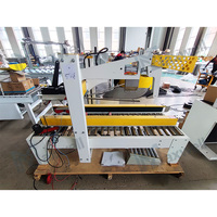 Machine à sceller les cartons pliables et peu encombrante avec structure compacte pour petit atelier et ligne d'emballage