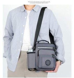 Sac de messager multifonctionnel en nylon tendance pour homme, sac de sport <span class=keywords><strong>d</strong></span>écontracté à bandoulière avec porte-bouteille - pour l'<span class=keywords><strong>été</strong></span> ou l'hiver - Product Image 2