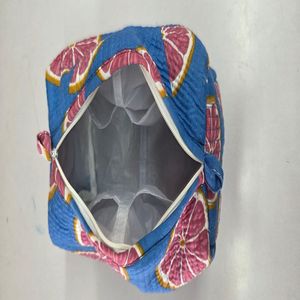 Juego de 3 Bolsas de Maquillaje y Aseo Plegables Multifuncionales de Algodón 100% Acolchado con Estampado Artesanal Estilo Tradicional, Ecológicas y Duraderas para Colgar en la Pared - Product Image 3