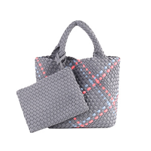 <span class=keywords><strong>Sacs</strong></span> à main d'été pour femmes en cuir PU, tricotés à la main, portables, avec fermeture éclair, logo personnalisé - Product Image 1