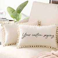 Coussin en velours personnalisé avec pompon, nom et citation personnalisées, housse de coussin décorative douce pour cadeaux de fêtes