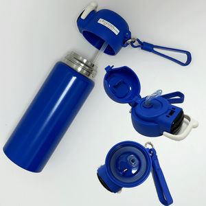 Bouteille d'eau intelligente isotherme pour enfants, 500 ml (17 oz), en acier inoxydable, avec affichage LED de la température, couvercle à paille rabattable, sans BPA. - Product Image 3