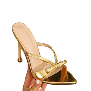 Sandales à talons hauts compensés dorés pour femmes, à bout ouvert, en PVC, avec plateforme ultra haute et bride en T à lacets - Product Image 1