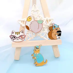 도매 맞춤형 옷깃 핀 배지 에나멜 동물 애니메이션 핀 대량 사용자 정의 금속 모자 하드 에나멜 핀