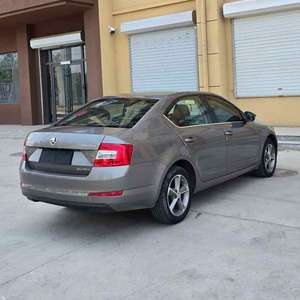 Volkswagen Skoda <span class=keywords><strong>Octavia</strong></span> 2017 1.6l, berline <span class=keywords><strong>d</strong></span>'<span class=keywords><strong>occasion</strong></span> pas cher, petit véhicule familial compact LHD - Product Image 4