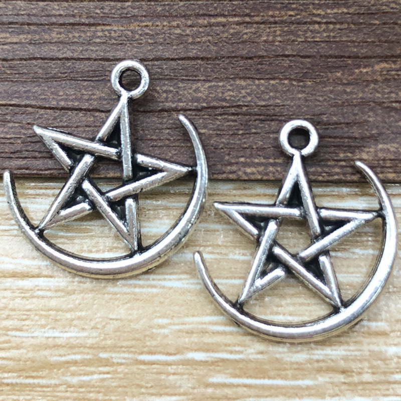 Une étoile à cinq branches en argent antique, 18*20 mm, 1,2 g, 11140.