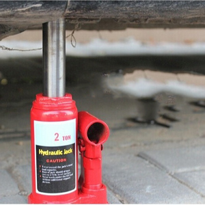 Crics de chariot hydrauliques 2 T et 5 T Fournitures d'urgence verticales pour véhicules à commande manuelle avec capacité de 2 tonnes et 5 tonnes - Product Image 5