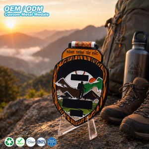 Medaglia Personalizzata OEM per Escursionismo, in Lega <span class=keywords><strong>di</strong></span> Zinco a Forma <span class=keywords><strong>di</strong></span> Scudo, Smaltata, con Incisione Personalizzata e Nastro per Eventi <span class=keywords><strong>di</strong></span> Trekking - Product Image 1