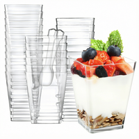 HengSu – Mini coupes à dessert carrées transparentes en PS avec cuillères, lot de 25, 150 ml, en plastique, pour parfait et apéritifs, pour fêtes et mariages, 1 couleur