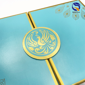 Scatola Regalo Personalizzata con Doppia Apertura e Chiusura Magnetica in Lamina d'Oro con Inserto in Schiuma EVA - Product Image 4