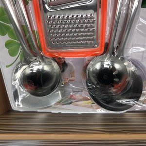 Ensemble <span class=keywords><strong>de</strong></span> 5 <span class=keywords><strong>ustensiles</strong></span> <span class=keywords><strong>de</strong></span> <span class=keywords><strong>cuisine</strong></span> en acier inoxydable pour la maison, avec râpe à légumes, louches et spatule – Vente en gros tout-en-un - Product Image 3