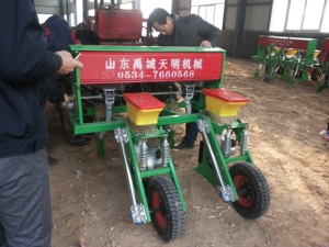 Sembradora de Precisión para Maíz de 2 a 5 <span class=keywords><strong>Surcos</strong></span> con Fertilizante, Tractor de 12hp a 80hp, Maquinaria Agrícola - Product Image 1