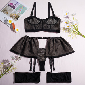 Conjunto de Lencería Divertido de Cuatro Piezas para Mujer: Vestido Sexy y Moderno de Color Liso con Malla Hueca y Medias Colgantes, Ajuste Ceñido - Product Image 6