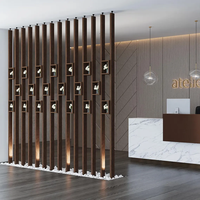 Colonne de séparation de pièce en bois à lattes, style Art Déco, luxe léger, avec couleur et logo personnalisés pour la décoration de balcon et de couloir