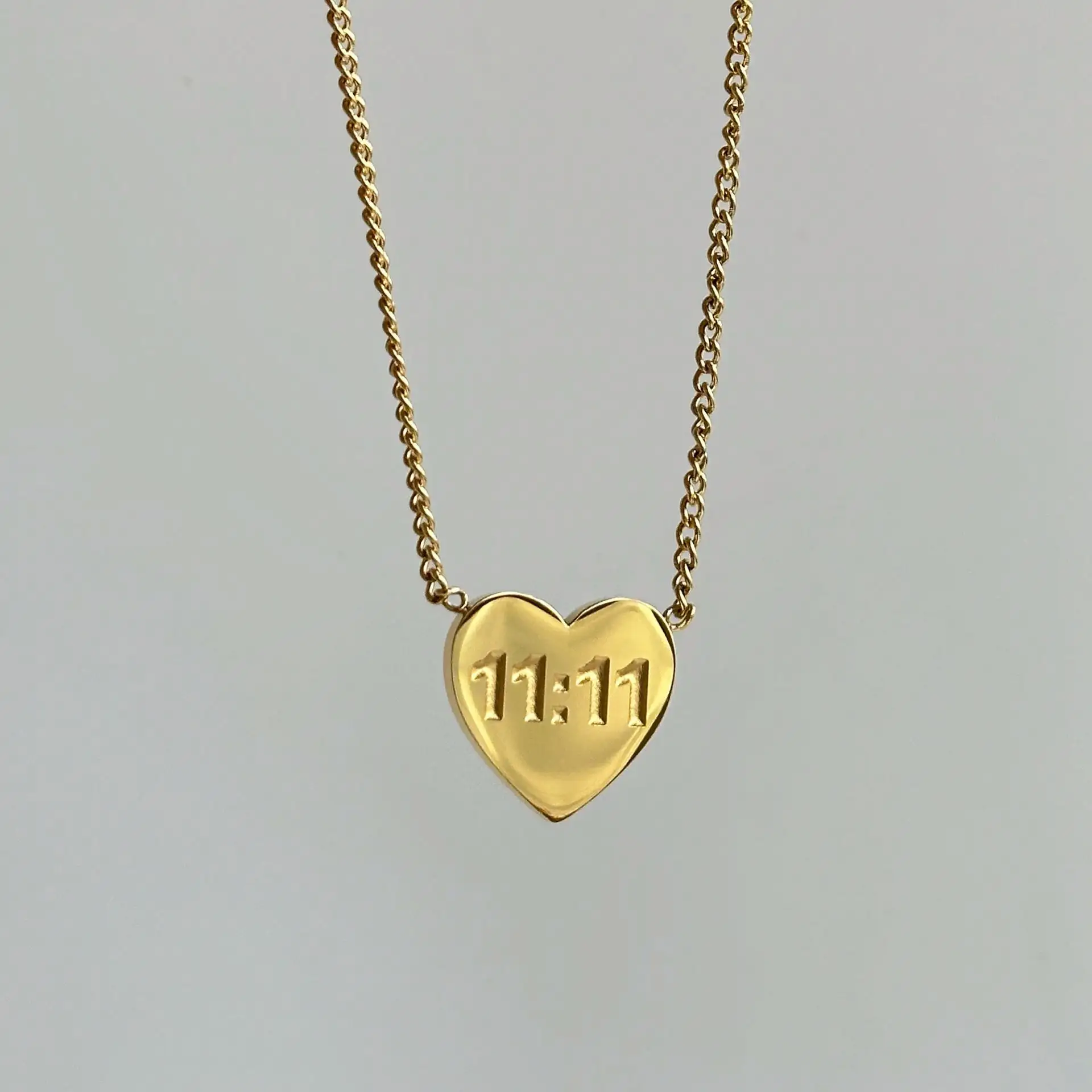 Spot Factory Wholesale Vintage 18k Gold-plated Titanium Steel Love Heart 111 Angel Number Pendant Necklace