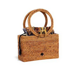 Sac à main en rotin fait main, tissé naturellement, fermeture à cordon, deux sangles, bandoulière, léger, facile à transporter pour un usage quotidien, Vietnam - Product Image 1