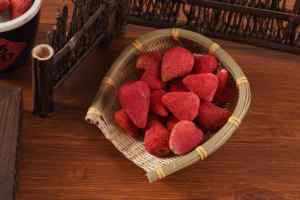 Fresas Enteras Liofilizadas Premium de Origen Chino - Snack de Fruta 100% Natural Ideal para Batidos/Decoración de Helados - Product Image 4